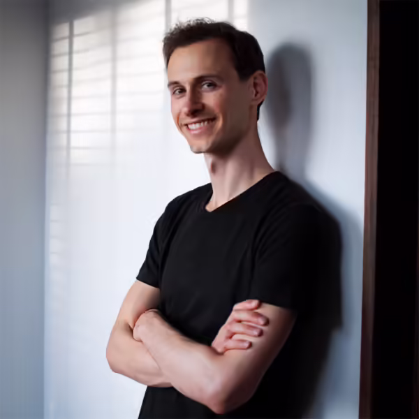 T-shirt col V noir carbone pour homme - GoudronBlanc