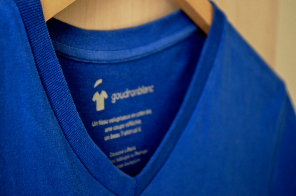 Col V - T-shirt bleu col V