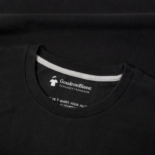 Col rond du T-shirt noir carbone - GoudronBlanc