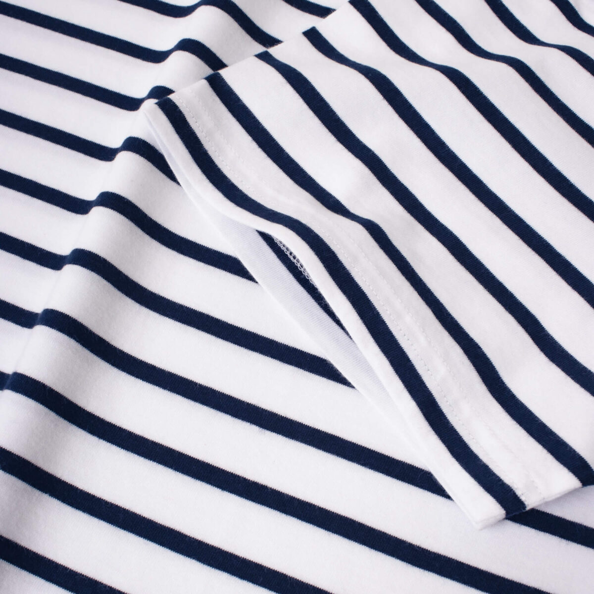 Manche courte du T-shirt marinière de qualité - GoudronBlanc