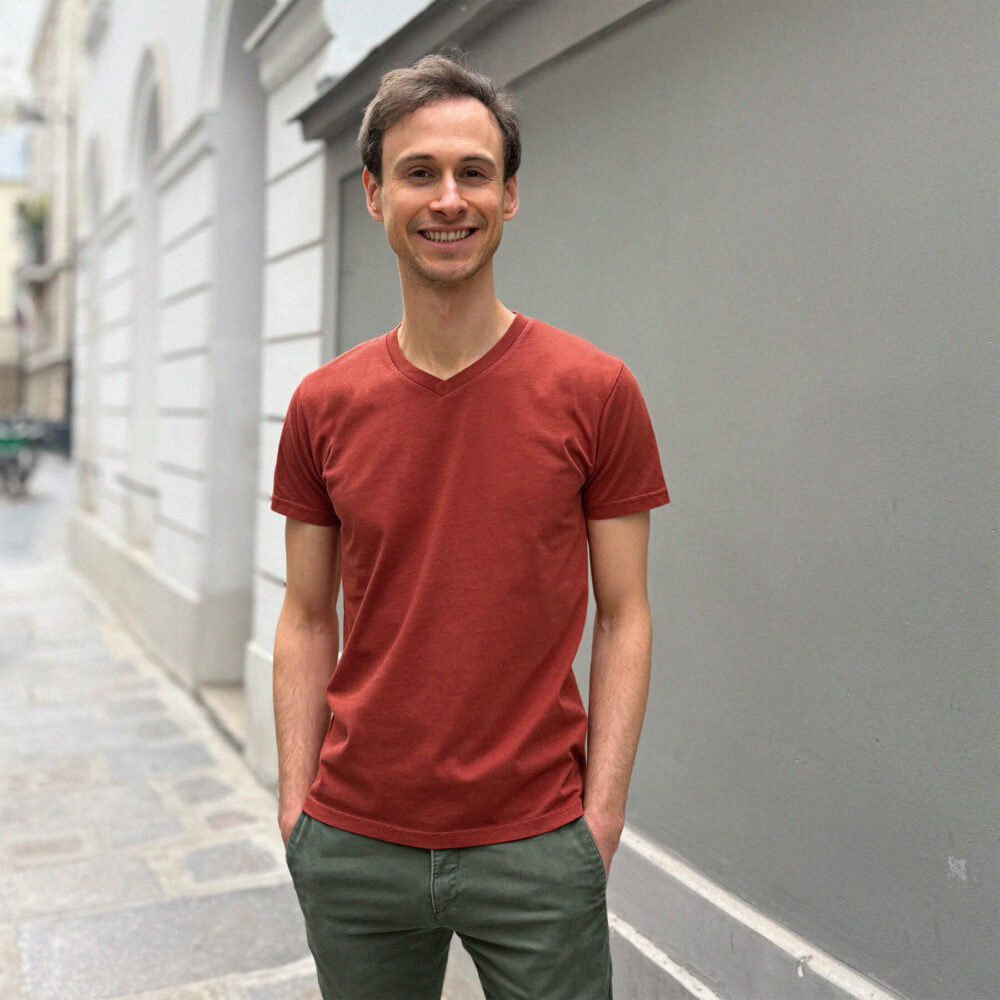 T-shirt col V rouille de qualité pour homme - GoudronBlanc