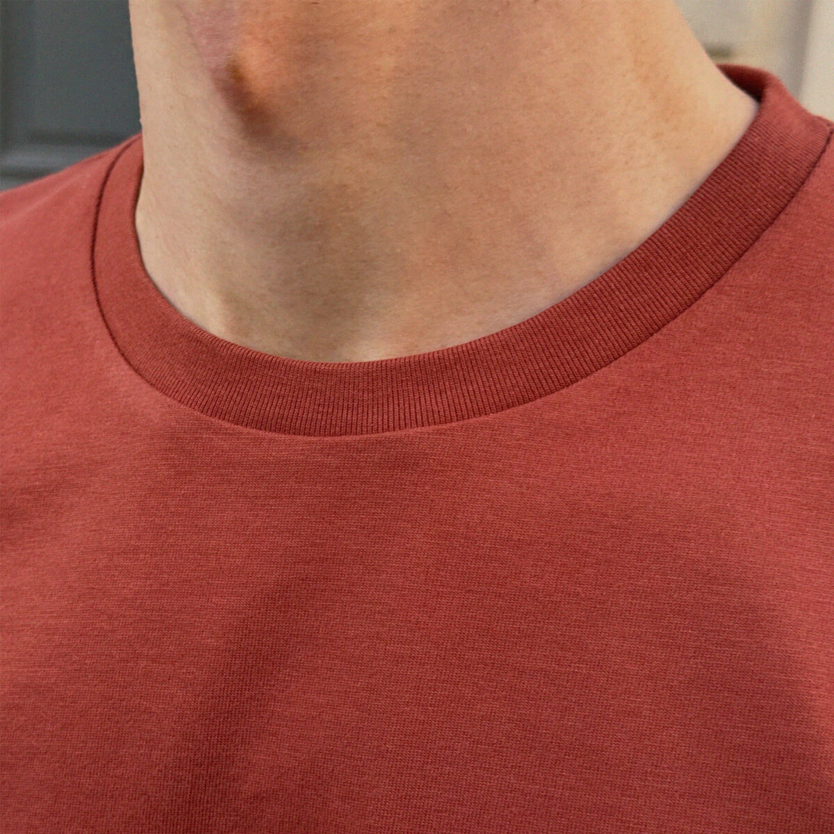 Encolure du T-shirt rouille col rond pour homme - GoudronBlanc