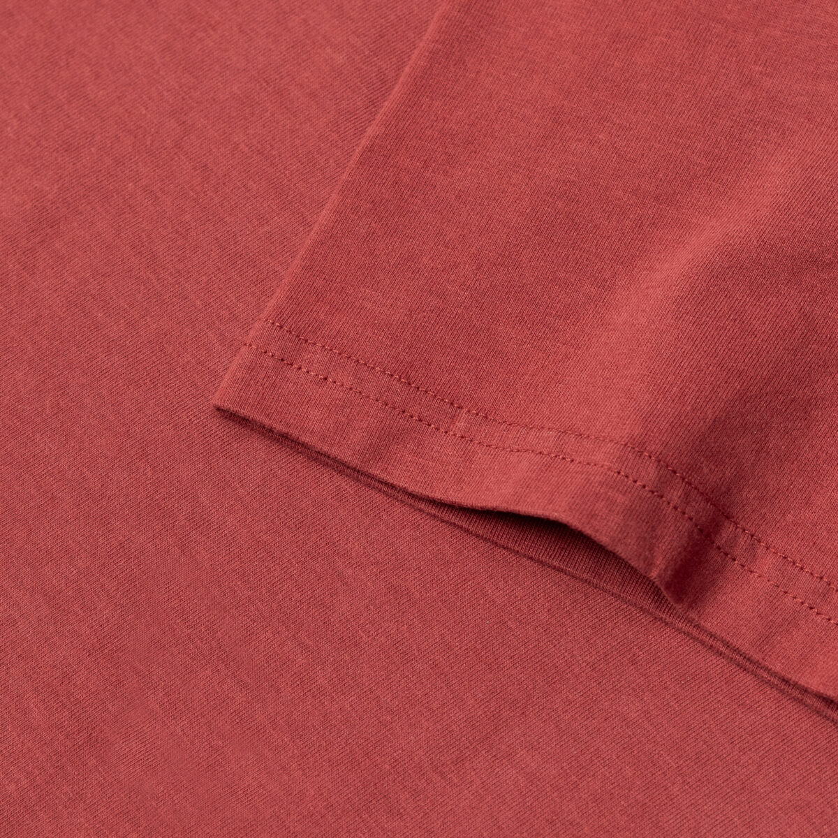 Manche T-shirt col V rouge brique - GoudronBlanc