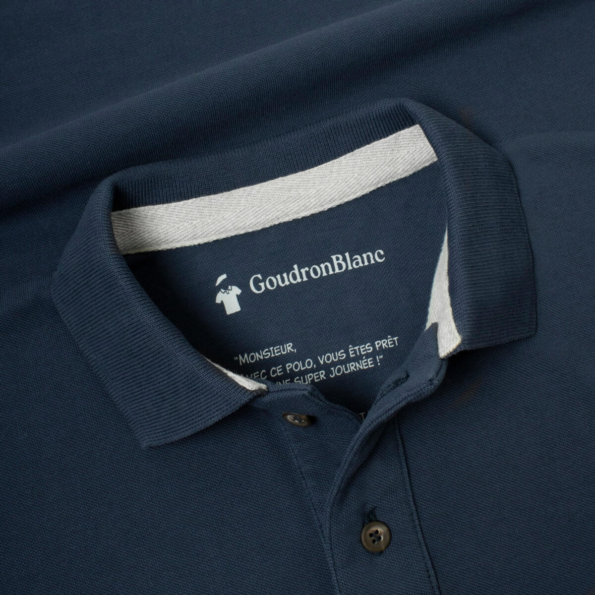 Col du Polo vrai bleu marine - GoudronBlanc