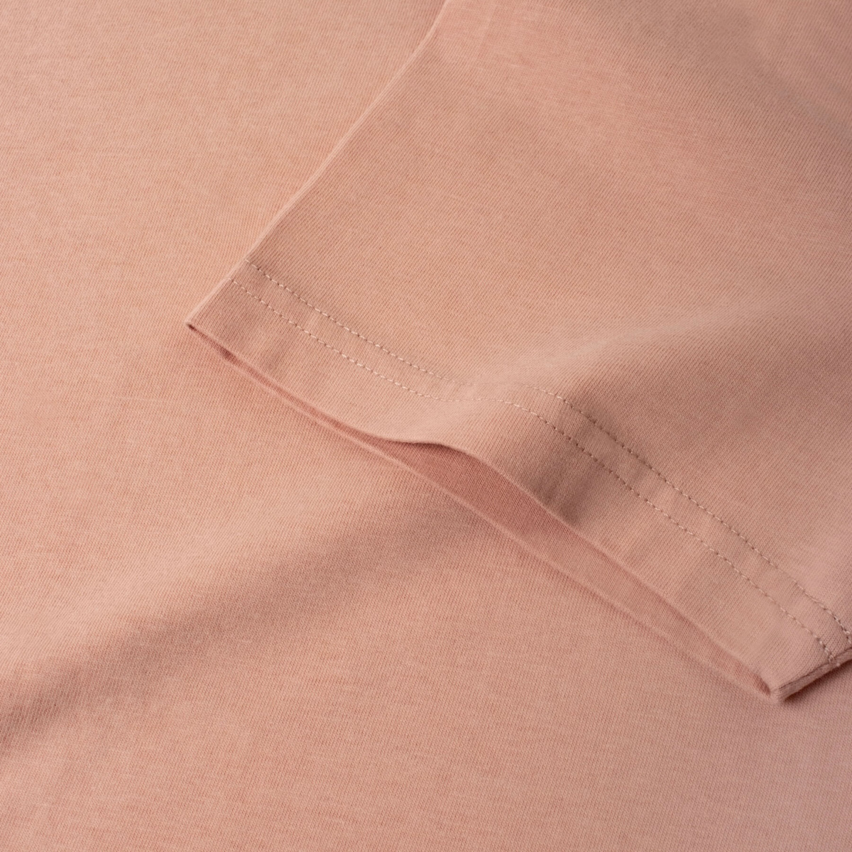 Manche courte du T-shirt souffle de quartz - GoudronBlanc
