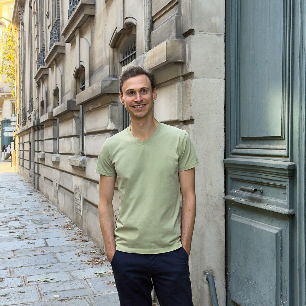 T-shirt col V vert épopée pour homme - GoudronBlanc