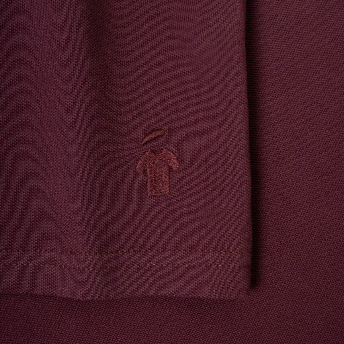 Logo Alphonse du Polo rouge bourgogne - GoudronBlanc